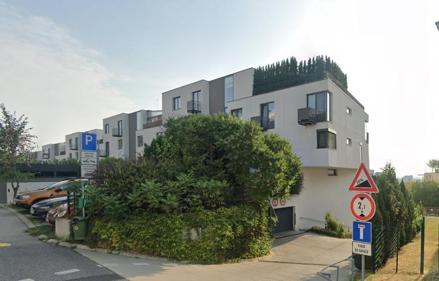 Stunning Garden Flat On The Hills Next To Old Town Bratislava